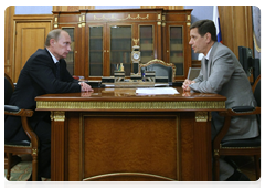 Prime Minister Vladimir Putin meeting with Deputy Prime Minister Alexander Zhukov|8 july, 2010|13:25