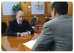 Prime Minister Vladimir Putin meeting with Deputy Prime Minister Alexander Zhukov|8 july, 2010|13:25