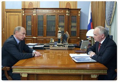 Prime Minister Vladimir Putin meets with Farit Mukhametshin, head of the Federal Agency for the Commonwealth of Independent States, Compatriots Living Abroad and International Cultural Cooperation