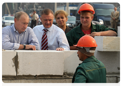 Prime Minister Vladimir Putin inspecting construction sites where houses destroyed by fire are being rebuilt in the village of Kriusha in the Ryazan Region|10 august, 2010|20:24
