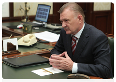 Ryazan Region Governor Oleg Kovalyov at а meeting with Prime Minister Vladimir Putin|10 august, 2010|22:45
