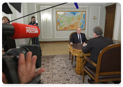 Prime Minister Vladimir Putin meeting with Minister of Industry and Trade Viktor Khristenko|12 august, 2010|12:43