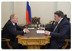 Prime Minister Vladimir Putin holding a working meeting with Federal Antimonopoly Service Head Igor Artemyev|13 august, 2010|13:05