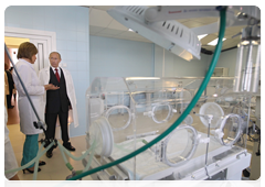 Председатель Правительства Российской Федерации В.В.Путин посетил новый перинатальный центр в Твери|17 августа, 2010|18:28