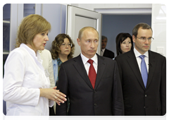 Председатель Правительства Российской Федерации В.В.Путин посетил новый перинатальный центр в Твери|17 августа, 2010|18:25