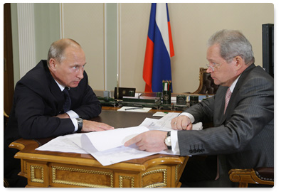 Prime Minister Vladimir Putin meets with Minister of Regional Development Viktor Basargin