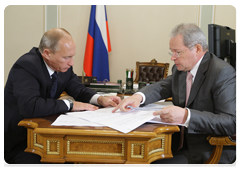 Prime Minister Vladimir Putin meeting with Minister of Regional Development Viktor Basargin|18 august, 2010|11:24