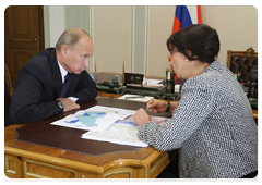 Prime Minister Vladimir Putin meeting with the head of the Federal Agency for Water Resources Marina Selivyorstova|18 august, 2010|12:06