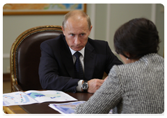 Prime Minister Vladimir Putin meeting with the head of the Federal Agency for Water Resources Marina Selivyorstova|18 august, 2010|12:06