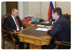 Prime Minister Vladimir Putin with Deputy Prime Minister Alexander Zhukov|19 august, 2010|10:06