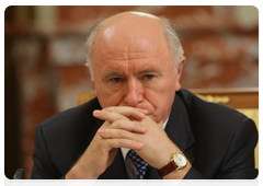 Head of the Republic of Mordovia Nikolai Merkushkin during the meeting to discuss measures for preventing and fighting fires, helping fire victims and reconstructing public infrastructure|2 august, 2010|17:05