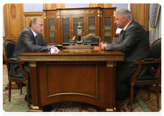 Prime Minister Vladimir Putin meeting with Chairman of the Federation of Independent Trade Unions Mikhail Shmakov|2 august, 2010|18:35