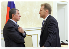 First Deputy Prime Minister Igor Shuvalov and Deputy Prime Minister Igor Sechin at a meeting of the Government Presidium of the Russian Federation|20 august, 2010|18:38