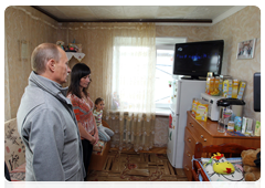 Председатель Правительства Российской Федерации В.В.Путин побывал в здании общежития в г.Петропавловске-Камчатском|26 августа, 2010|14:45