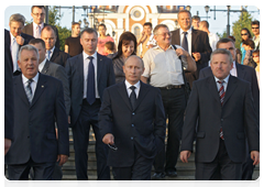 Председатель Правительства Российской Федерации В.В.Путин совершил прогулку по набережной Хабаровска|26 августа, 2010|16:02