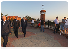 Prime Minister Vladimir Putin walking along the embankment in Khabarovsk|26 august, 2010|16:02