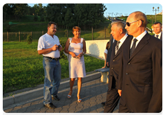 Prime Minister Vladimir Putin walking along the embankment in Khabarovsk|26 august, 2010|16:02