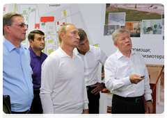 Председатель Правительства Российской Федерации В.В.Путин осмотрел стенды с информацией о ходе работ по созданию российского национального космодрома «Восточный»|28 августа, 2010|12:27