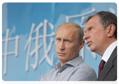 Prime Minister Vladimir Putin and Deputy Prime Minister of the Russian Federation Igor Sechin at the opening ceremony for the Russian section of the Russia-China pipeline|29 august, 2010|10:23