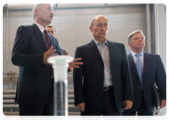 Prime Minister Vladimir Putin at Gazprom’s VNIIGaz research institute, viewing latest developments in gas industry|3 august, 2010|17:25