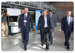 Prime Minister Vladimir Putin at Gazprom’s VNIIGaz research institute, viewing latest developments in gas industry|3 august, 2010|17:25