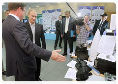 Prime Minister Putin visiting the exhibition Innovations in the Largest Government-Owned Enterprises|3 august, 2010|19:08