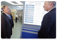 Prime Minister Putin visiting the exhibition Innovations in the Largest Government-Owned Enterprises|3 august, 2010|19:08