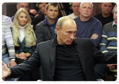 Prime Minister Vladimir Putin meeting with Norilsk Nickel workers|31 august, 2010|17:52