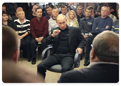 Prime Minister Vladimir Putin meeting with Norilsk Nickel workers|31 august, 2010|17:52