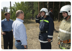 Prime Minister Vladimir Putin meeting with firefighters who were the first to arrive to battle blazes at city hospital No. 8|4 august, 2010|14:57
