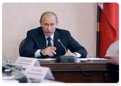 Prime Minister Vladimir Putin holding a meeting on measures being taken to fight wildfires and help people who have been affected in the Voronezh Region|4 august, 2010|15:13