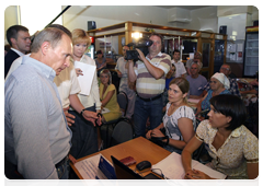 Prime Minister Vladimir Putin visiting temporary shelters for fire victims in the Voronezh Region|4 august, 2010|15:31
