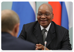 South African President Jacob Zuma at a meeting with Prime Minister Vladimir Putin|5 august, 2010|19:55