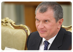 Deputy Prime Minister Igor Sechin at the meeting of the Government Presidium|9 august, 2010|19:45