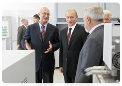 Prime Minister Vladimir Putin visiting new Oil and Gas Institute building at Siberian Federal University in Krasnoyarsk|1 september, 2010|09:51