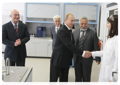 Prime Minister Vladimir Putin visiting new Oil and Gas Institute building at Siberian Federal University in Krasnoyarsk|1 september, 2010|09:51