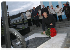 Prime Minister Vladimir Putin visiting the Norilsk Golgotha memorial, built to commemorate the memory of those imprisoned in Norillag|1 september, 2010|09:53