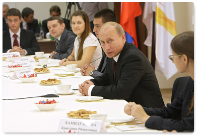 Prime Minister Vladimir Putin meets with undergraduate and post-graduate students at the Siberian Federal University