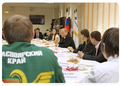 Prime Minister Vladimir Putin meeting with undergraduate and post-graduate students at the Siberian Federal University|1 september, 2010|11:26