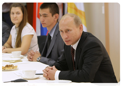 Prime Minister Vladimir Putin meeting with undergraduate and post-graduate students at the Siberian Federal University|1 september, 2010|11:26