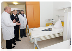 Prime Minister Vladimir Putin visiting the Federal Centre of Cardiovascular Surgery in Krasnoyarsk|1 september, 2010|12:09