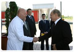 Prime Minister Vladimir Putin visiting the Federal Centre of Cardiovascular Surgery in Krasnoyarsk|1 september, 2010|12:12