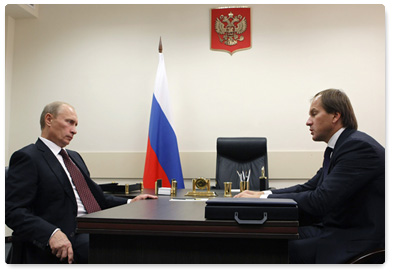 Prime Minister Vladimir Putin holds a working meeting with Krasnoyarsk Territory Governor Lev Kuznetsov