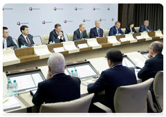 Prime Minister Vladimir Putin at the meeting on government regulation of the microelectronics market|10 september, 2010|17:16