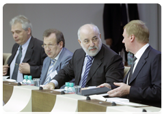 Anatoly Chubais, Viktor Vekselberg, Gennady Krasnikov and Igor Agamirzian at a meeting on state regulation of the microelectronics market|10 september, 2010|17:16