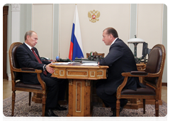 Prime Minister Vladimir Putin meeting with Samara Region Governor Vladimir Artyakov|11 september, 2010|16:36