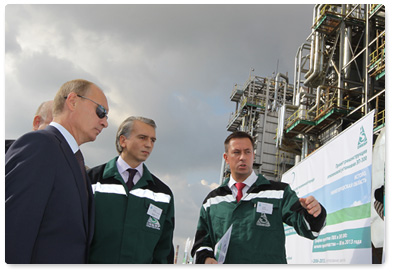 Prime Minister Vladimir Putin tours Sibur-Neftekhim and LUKoil-Nizhegorodnefteorgsintez production sites during his working visit to the Nizhny Novgorod Region