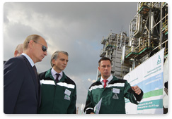 Prime Minister Vladimir Putin tours Sibur-Neftekhim and LUKoil-Nizhegorodnefteorgsintez production sites during his working visit to the Nizhny Novgorod Region