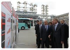 Prime Minister Vladimir Putin touring SIBUR-Neftekhim and LUKoil-Nizhegorodnefteorgsintez production sites|13 september, 2010|19:43