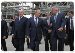 Prime Minister Vladimir Putin touring SIBUR-Neftekhim and LUKoil-Nizhegorodnefteorgsintez production sites|13 september, 2010|19:43